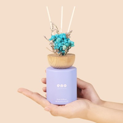 Dried Flower Reed Diffuser Set with Essential Oils Reed diffuser set with real dried flowers, 5.1 oz essential oil bottle, natural wood cap, and fiber reeds for home fragrance decor